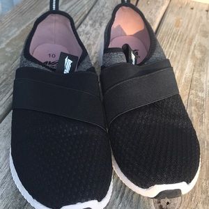 avia asym strap shoes